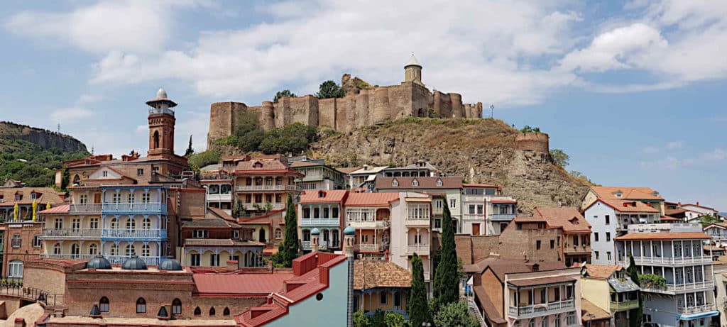 Forteresse de Narikhala qui domine le quartier historique de Tbilissi