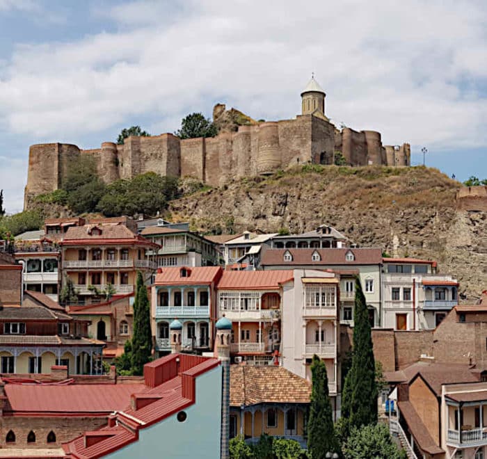 Forteresse de Narikhala qui domine le quartier historique de Tbilissi