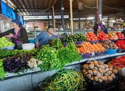 Dezerter Bazaar , marché de fruits ét légumes à Tbilissi